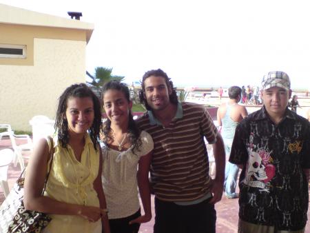 me and mery and gorillaz � hmizo